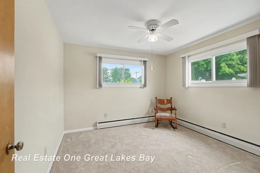 2535 E Greendale Drive Saginaw Charter Township MI 48603