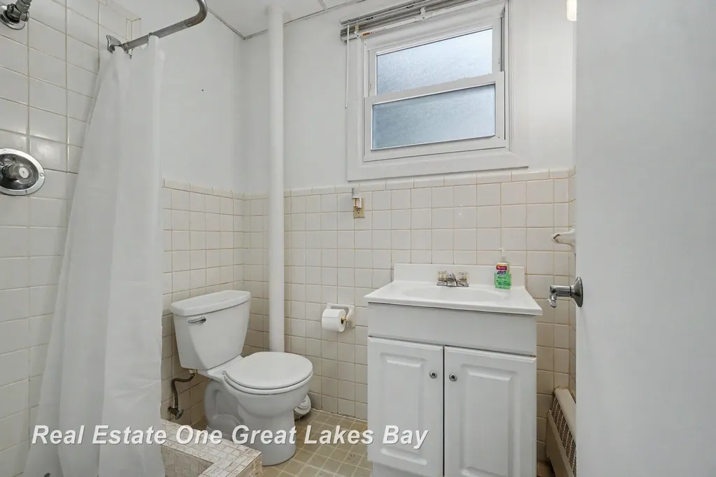 2535 E Greendale Drive Saginaw Charter Township MI 48603
