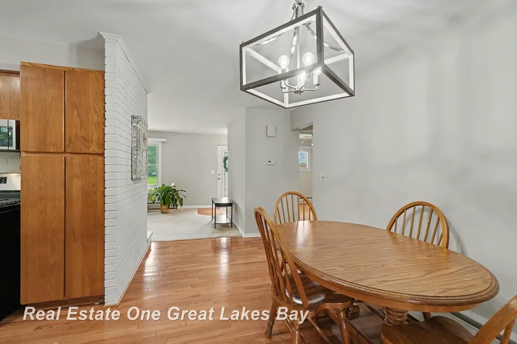 2535 E Greendale Drive Saginaw Charter Township MI 48603