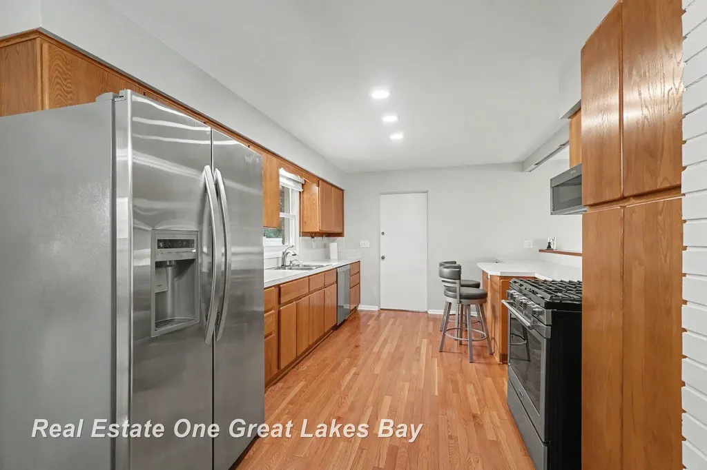 2535 E Greendale Drive Saginaw Charter Township MI 48603