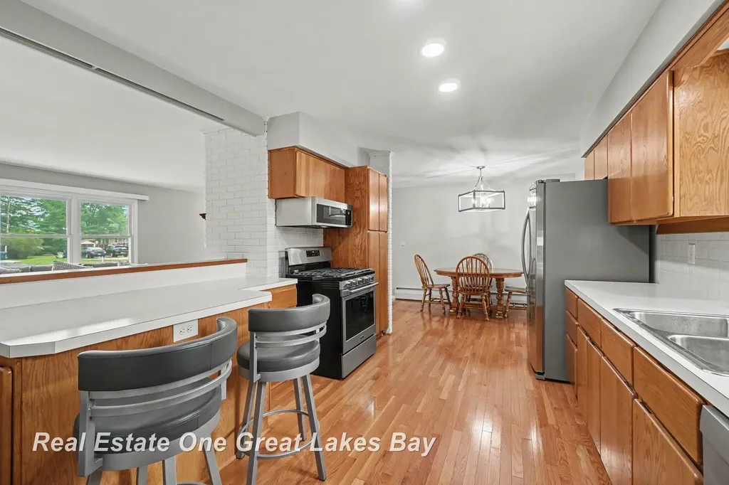2535 E Greendale Drive Saginaw Charter Township MI 48603