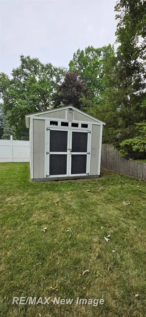 1050 Curwood Road Thomas Township MI 48609