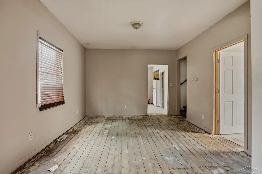 1427 Brown Street Saginaw City MI 48601