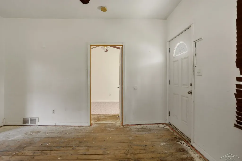 1427 Brown Street Saginaw City MI 48601