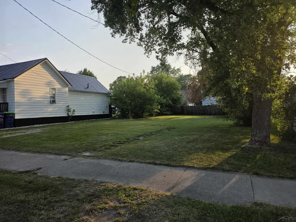208 S Sheridan Street Bay City City MI 48604