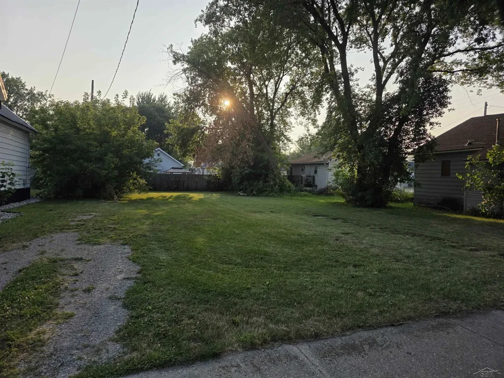 208 S Sheridan Street Bay City City MI 48604