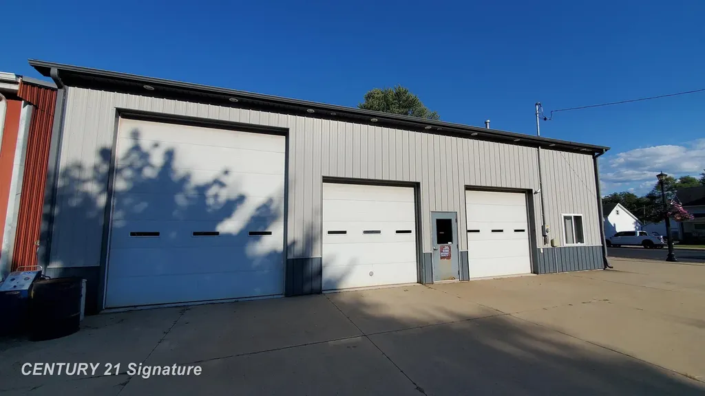 9449 Genesee Street New Lothrop Village MI 48460