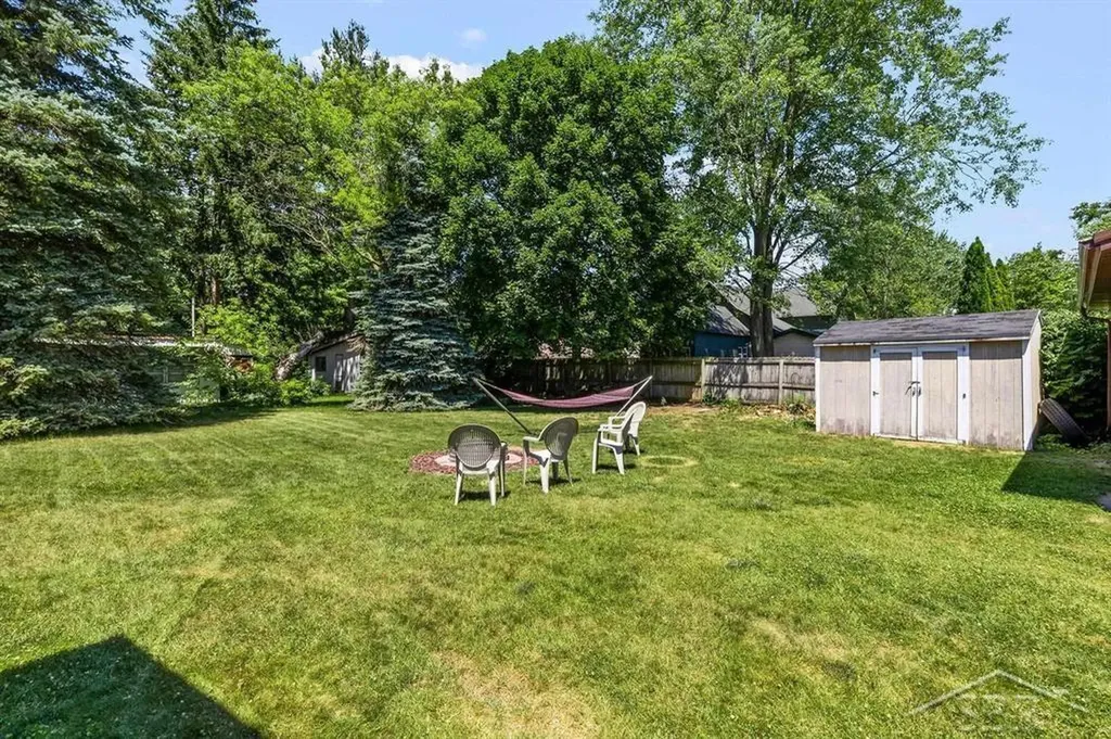 206 W Railway Street Coleman City MI 48618
