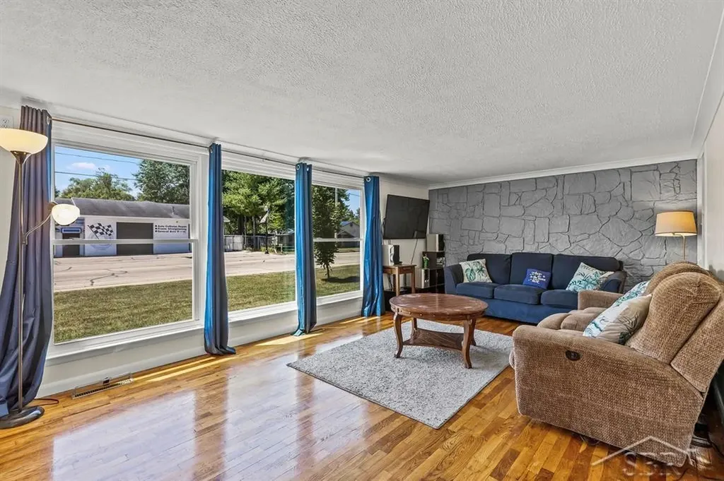 206 W Railway Street Coleman City MI 48618
