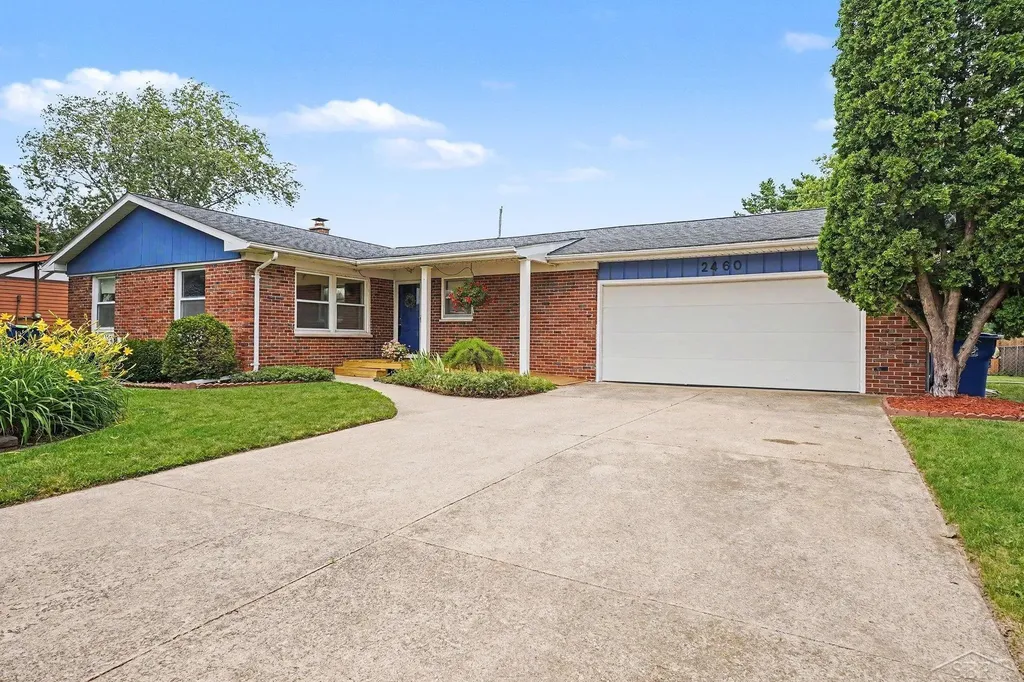 2460 Starlite Drive Saginaw Charter Township MI 48603