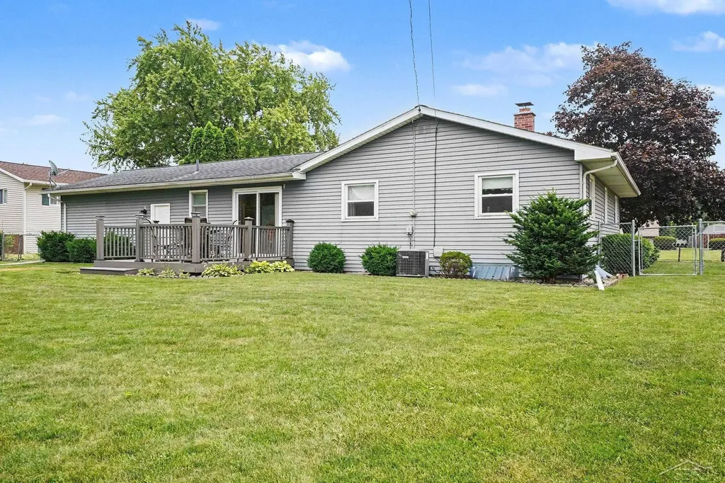 2460 Starlite Drive Saginaw Charter Township MI 48603