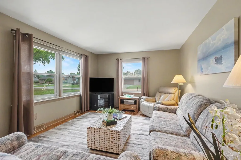 2460 Starlite Drive Saginaw Charter Township MI 48603