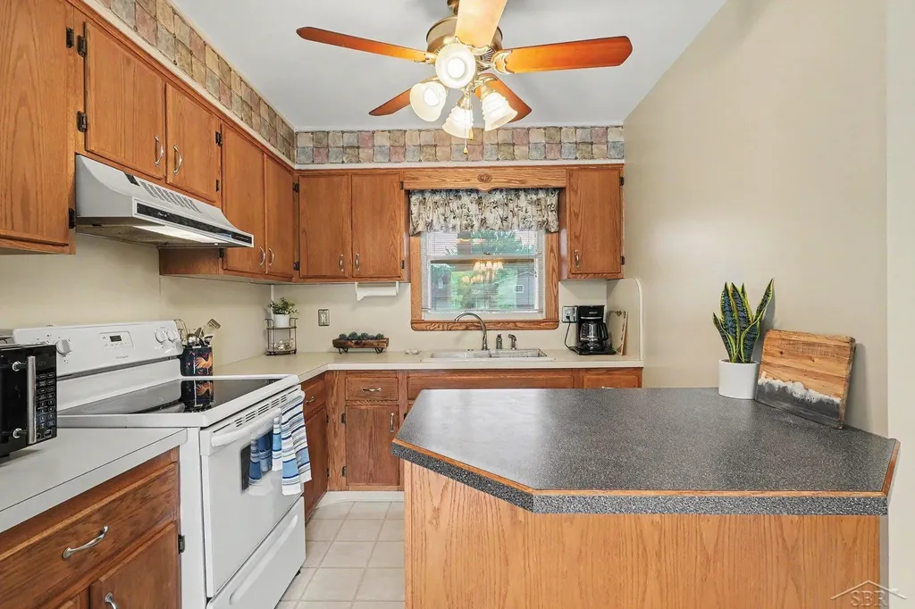 2460 Starlite Drive Saginaw Charter Township MI 48603