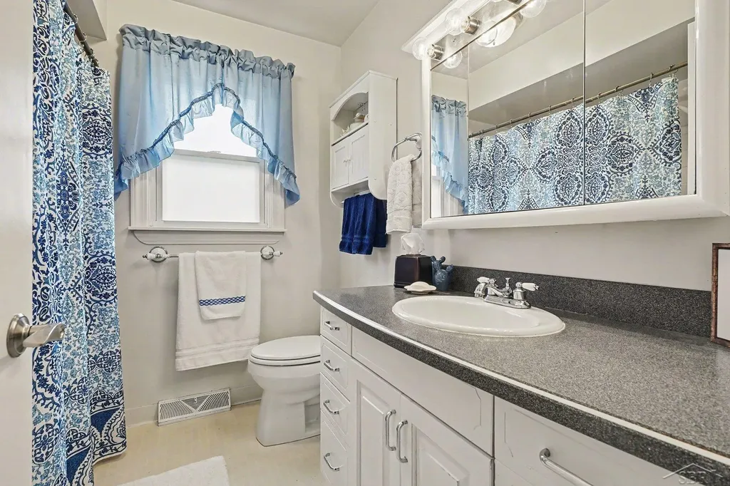 2460 Starlite Drive Saginaw Charter Township MI 48603