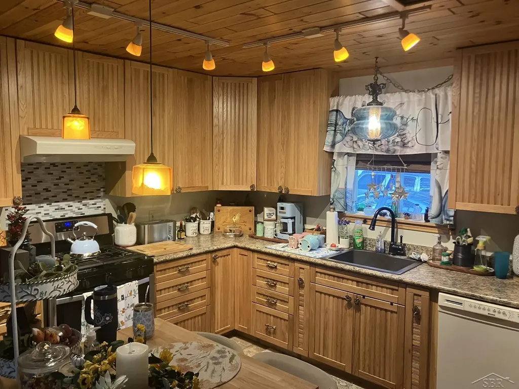 8278 Chain Lake Road Plainfield Township MI 48761