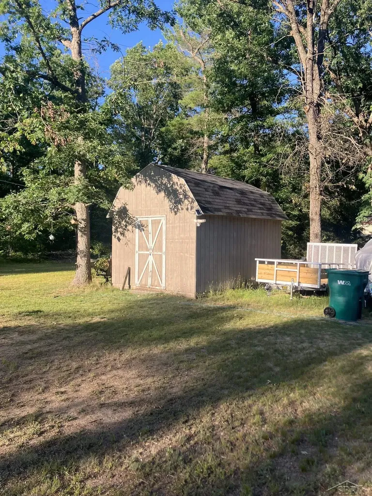 8278 Chain Lake Road Plainfield Township MI 48761
