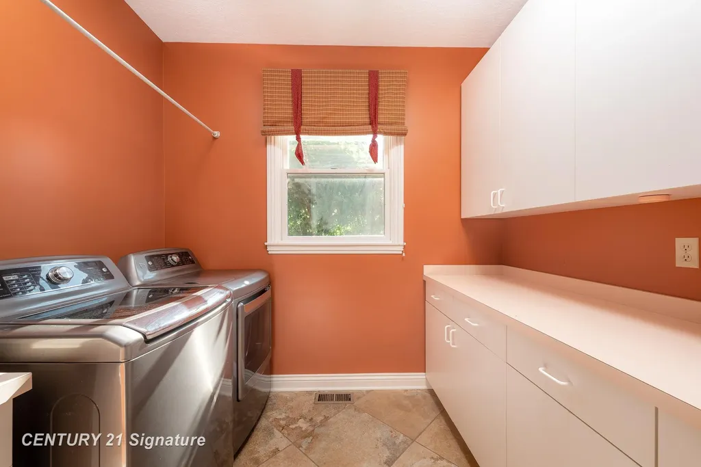 1506 Foxwood Drive Midland City MI 48642