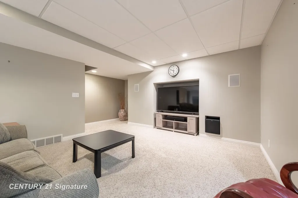 1506 Foxwood Drive Midland City MI 48642
