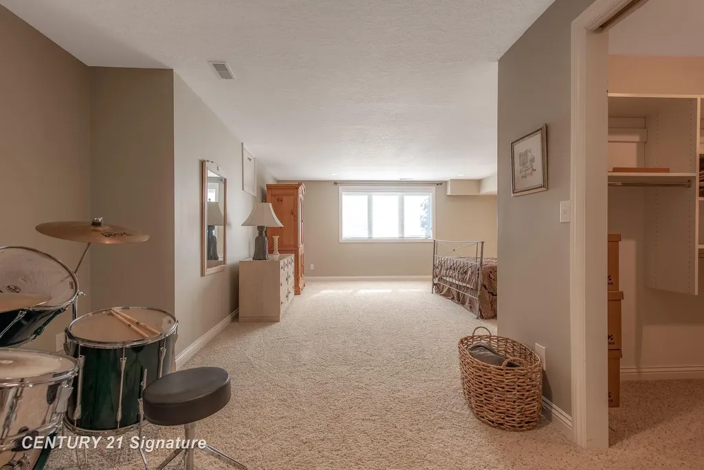 1506 Foxwood Drive Midland City MI 48642