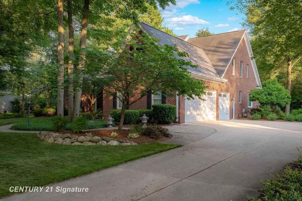 1506 Foxwood Drive Midland City MI 48642