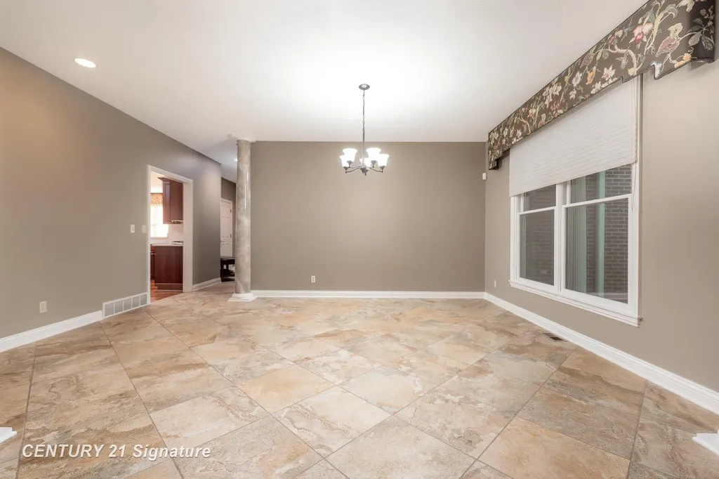 1506 Foxwood Drive Midland City MI 48642