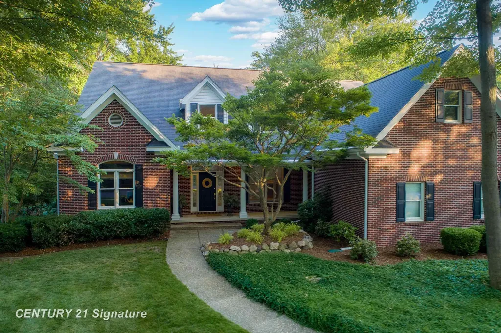 1506 Foxwood Drive Midland City MI 48642