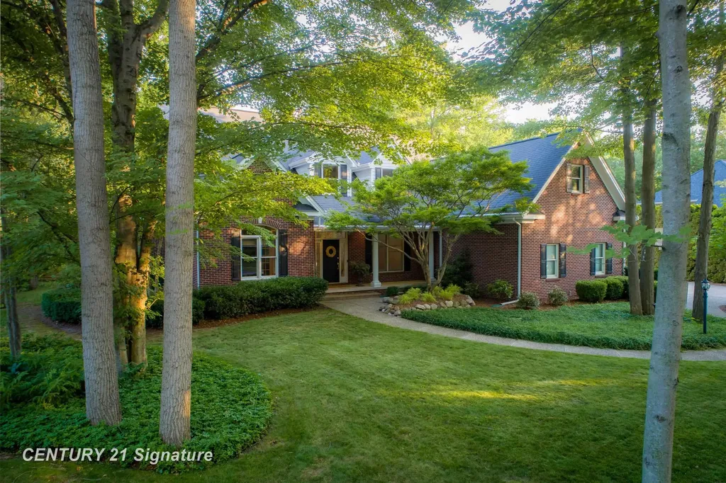 1506 Foxwood Drive Midland City MI 48642