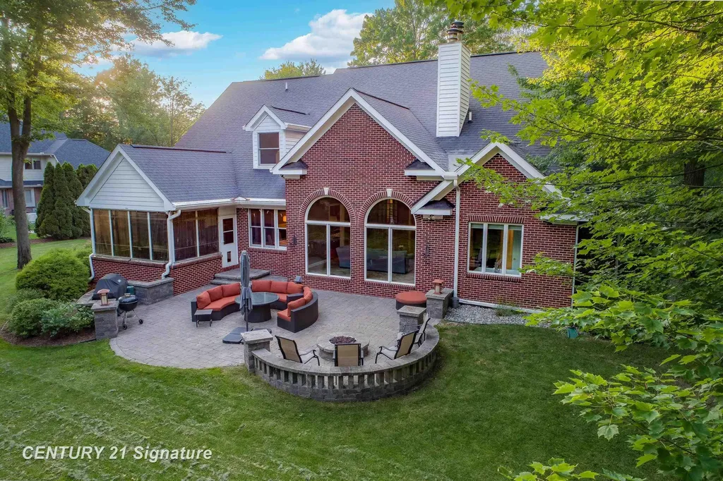 1506 Foxwood Drive Midland City MI 48642