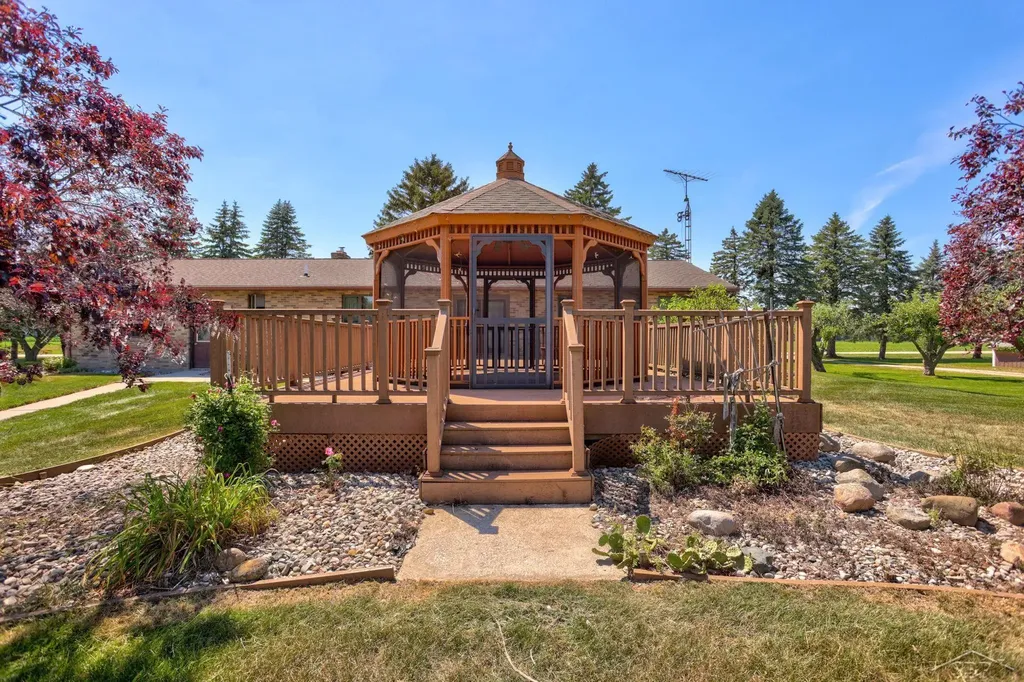 8530 N Orr Road Tittabawassee Township MI 48623
