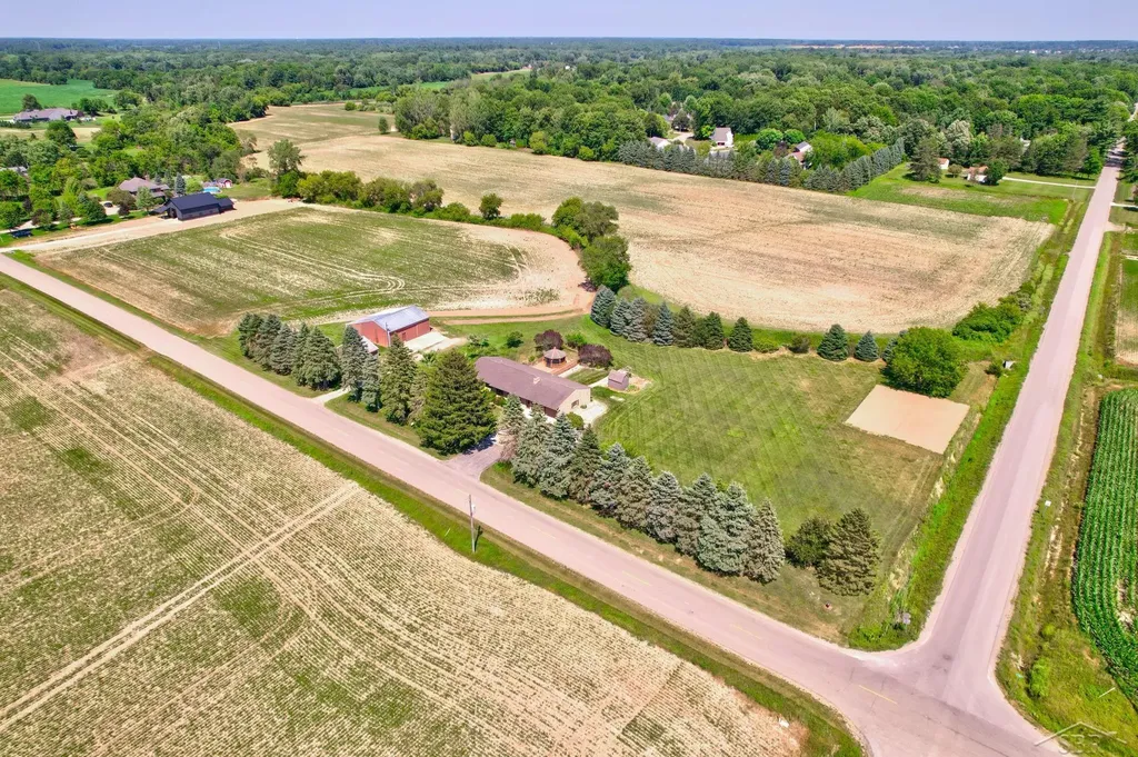8530 N Orr Road Tittabawassee Township MI 48623