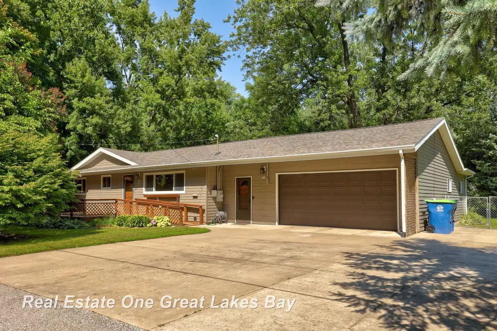 6654 Davis Road Kochville Township MI 48604