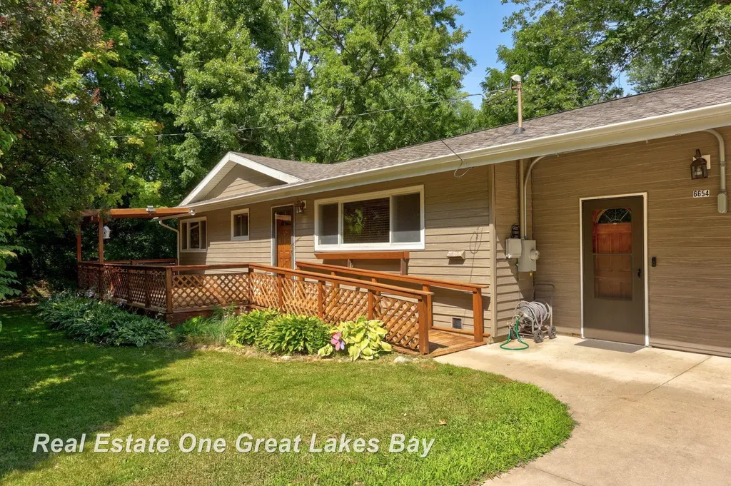 6654 Davis Road Kochville Township MI 48604