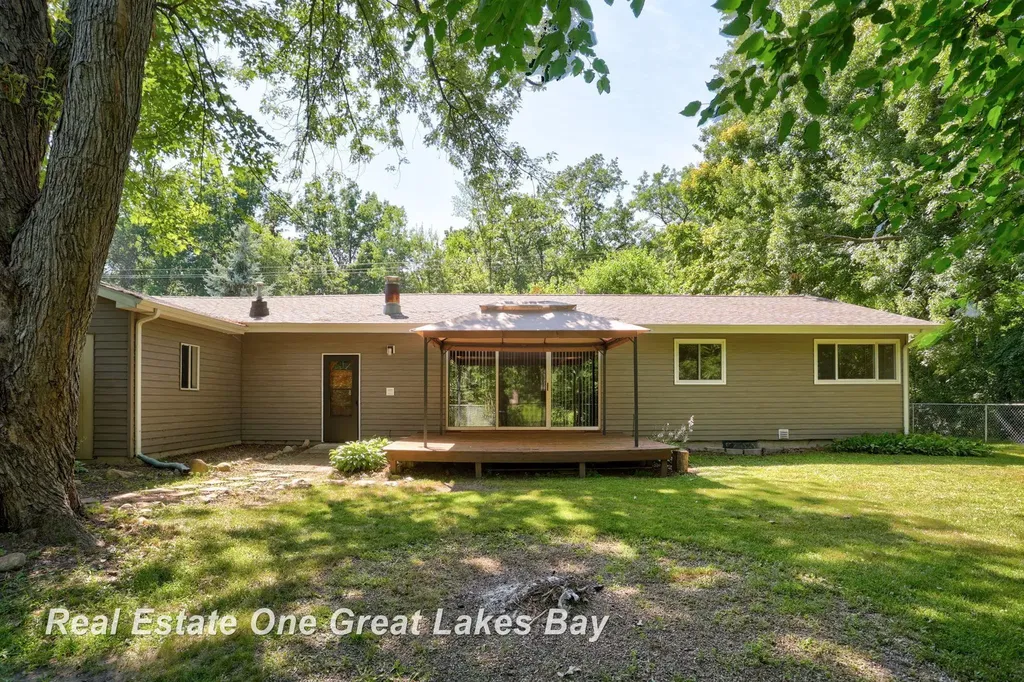 6654 Davis Road Kochville Township MI 48604