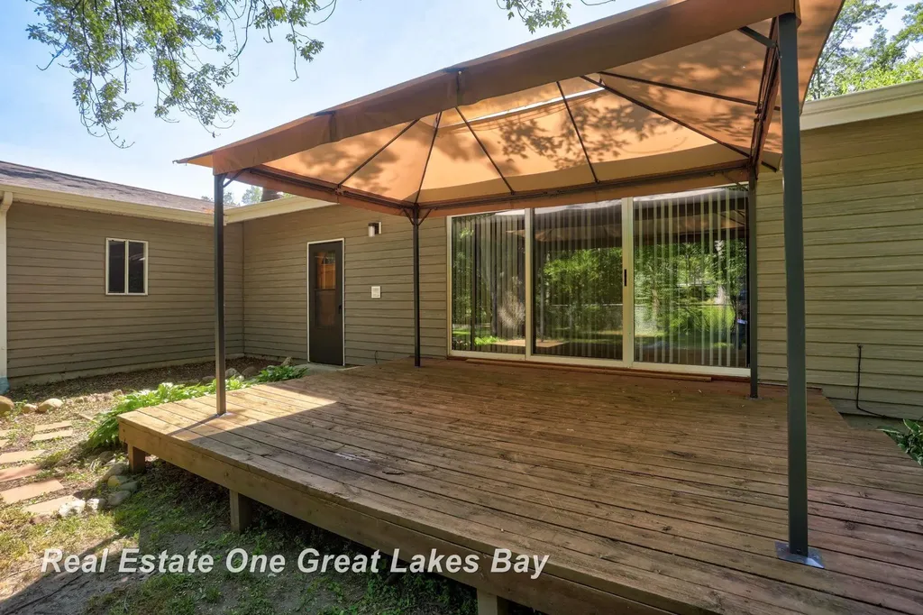 6654 Davis Road Kochville Township MI 48604