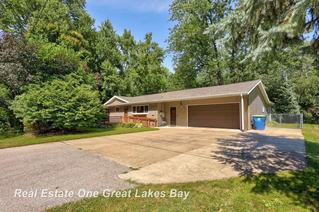 6654 Davis Road Kochville Township MI 48604