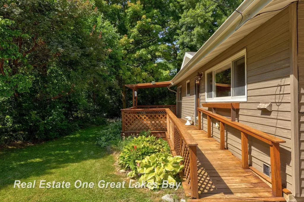 6654 Davis Road Kochville Township MI 48604