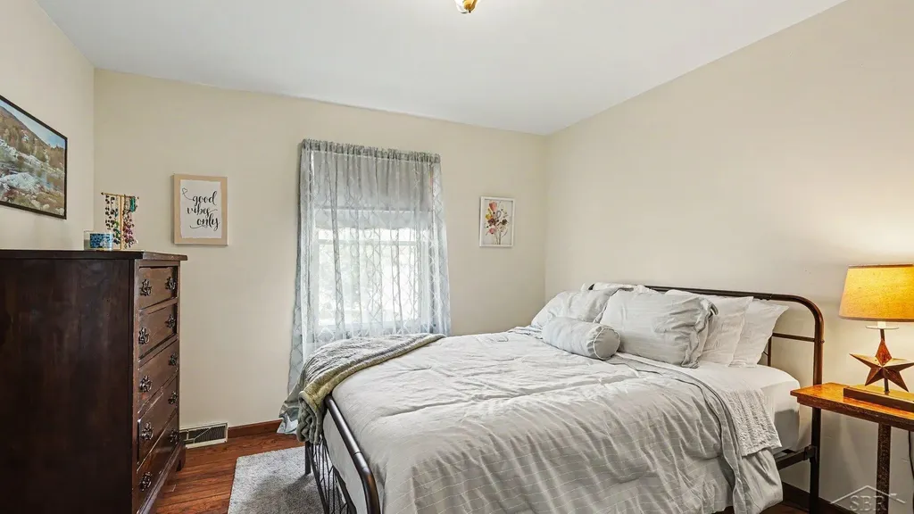 1383 Cranbrook Drive Saginaw Charter Township MI 48638