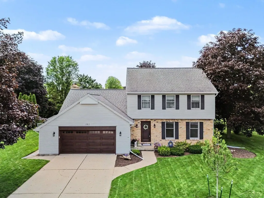 1383 Cranbrook Drive Saginaw Charter Township MI 48638