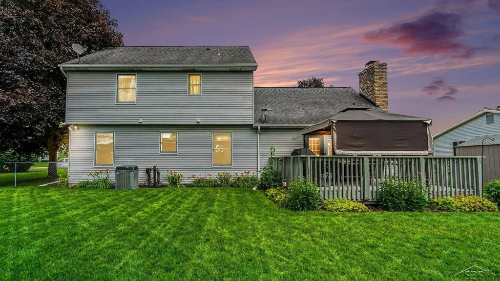 1383 Cranbrook Drive Saginaw Charter Township MI 48638