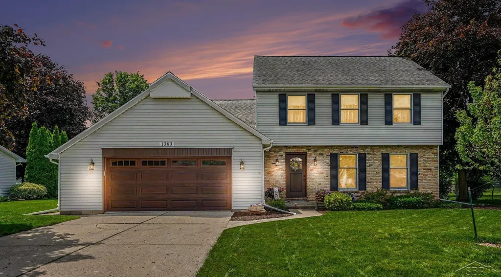 1383 Cranbrook Drive Saginaw Charter Township MI 48638