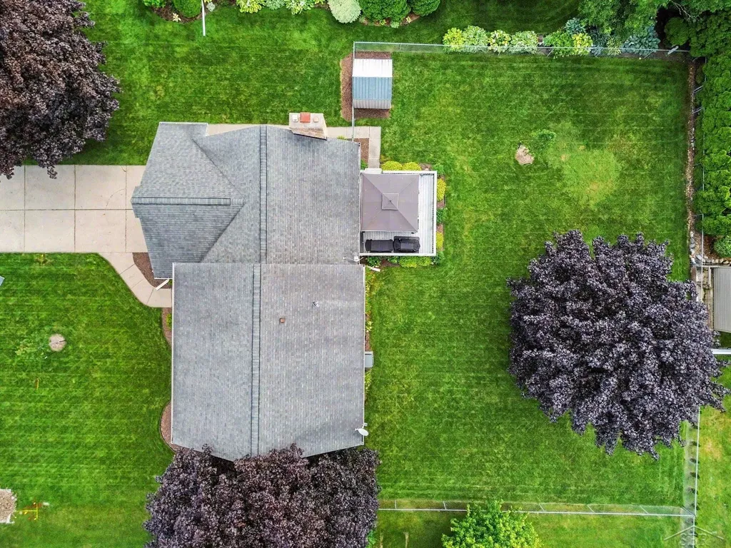1383 Cranbrook Drive Saginaw Charter Township MI 48638