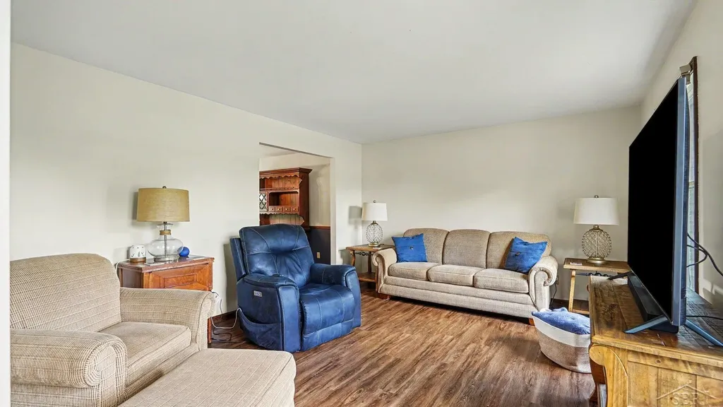 1383 Cranbrook Drive Saginaw Charter Township MI 48638