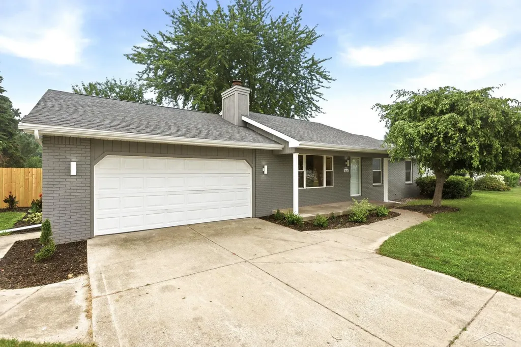 4621 S Wintergreen Drive Saginaw Charter Township MI 48603