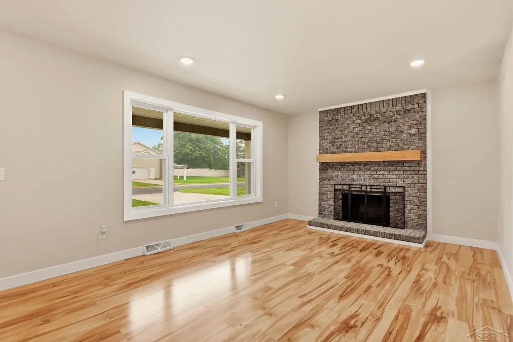 4621 S Wintergreen Drive Saginaw Charter Township MI 48603