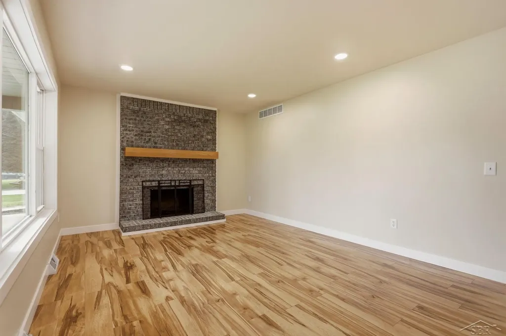 4621 S Wintergreen Drive Saginaw Charter Township MI 48603