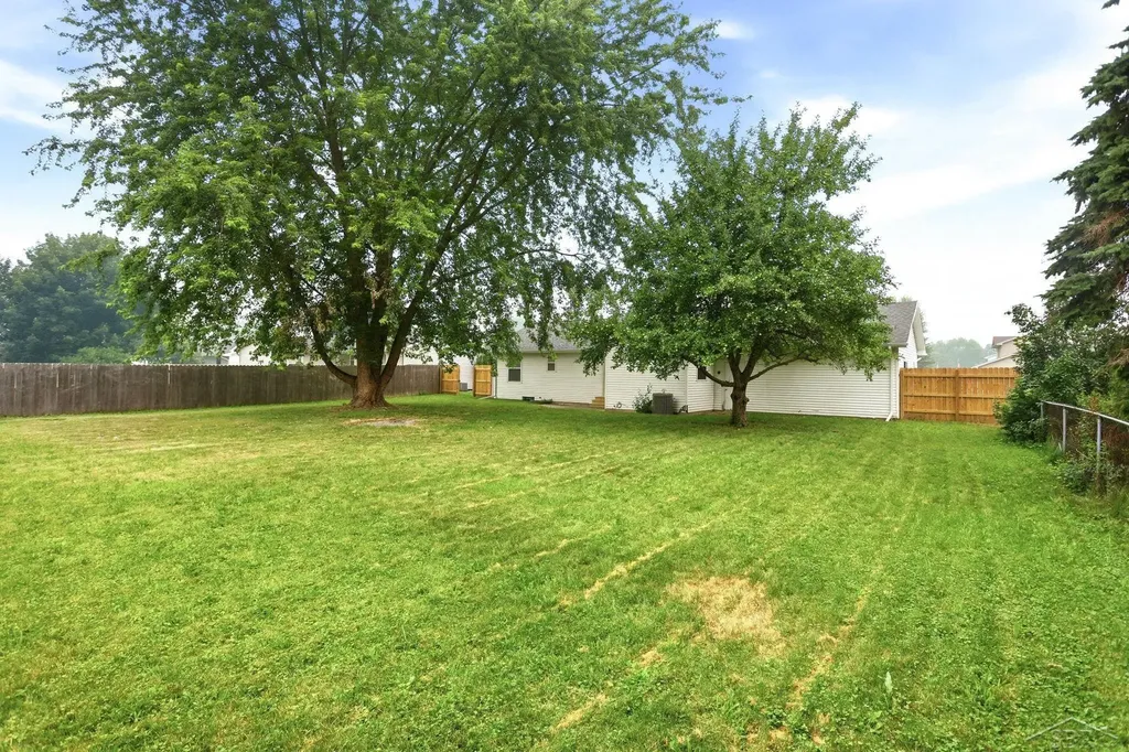 4621 S Wintergreen Drive Saginaw Charter Township MI 48603
