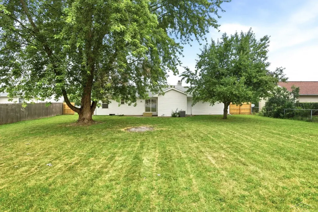 4621 S Wintergreen Drive Saginaw Charter Township MI 48603