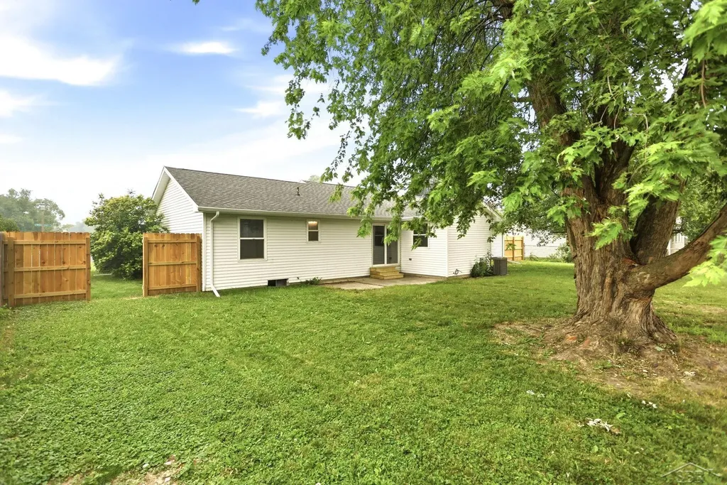 4621 S Wintergreen Drive Saginaw Charter Township MI 48603