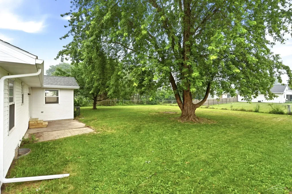 4621 S Wintergreen Drive Saginaw Charter Township MI 48603