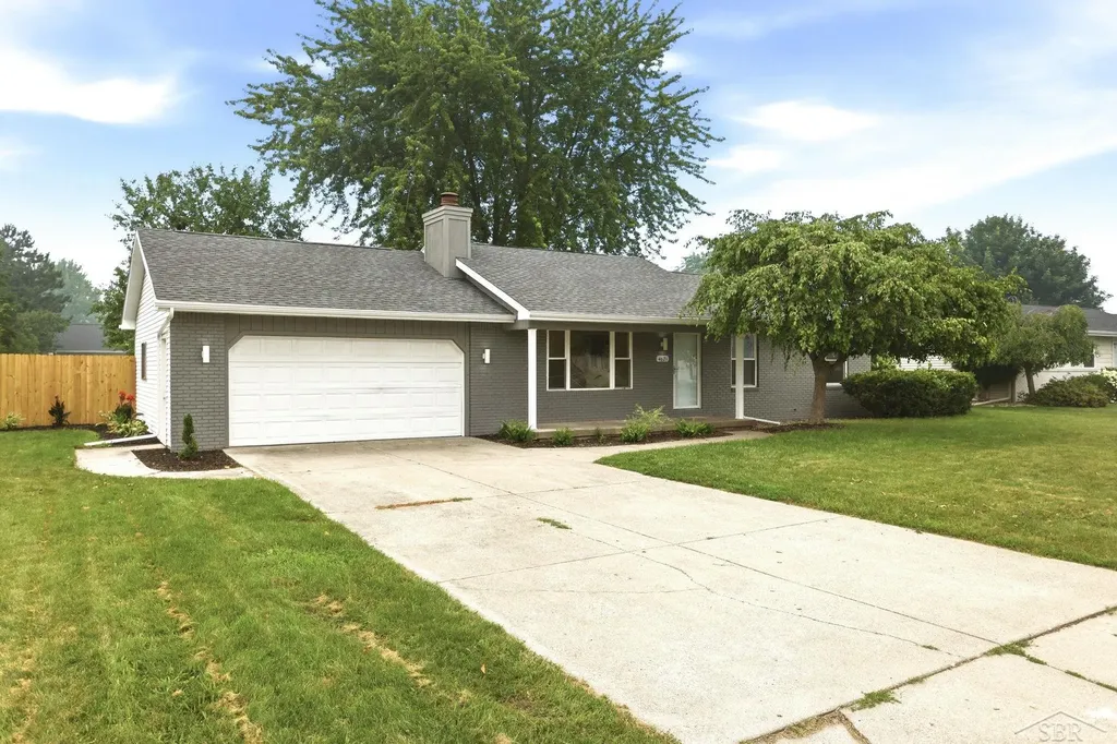 4621 S Wintergreen Drive Saginaw Charter Township MI 48603